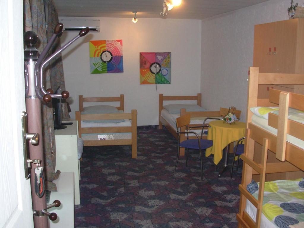 Hostel 021 Нови-Сад Экстерьер фото