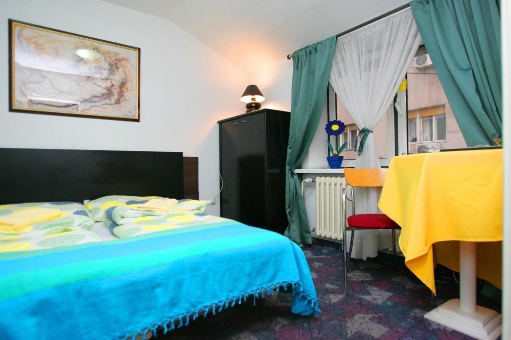 Hostel 021 Нови-Сад Экстерьер фото